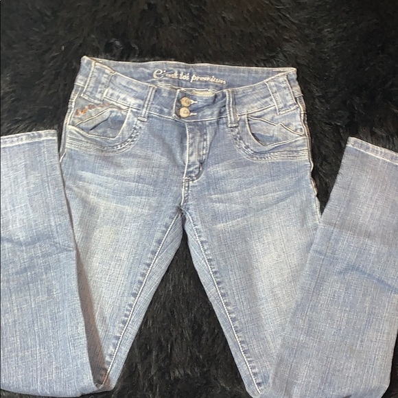 Jeans - Picture 2 of 6